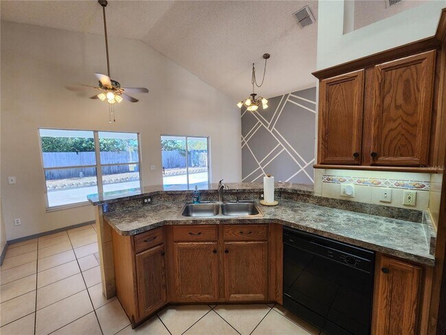 Building Photo - 2303 Laurel Pine Ln