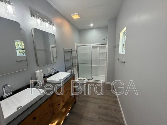 Building Photo - 311 Hunter St