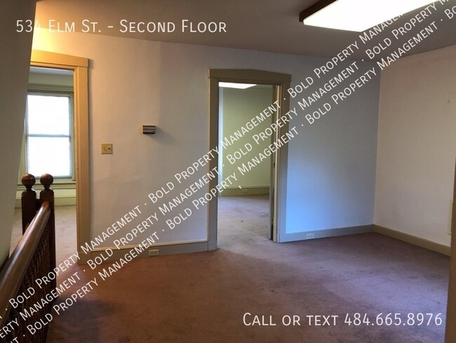 Building Photo - 534 Elm St