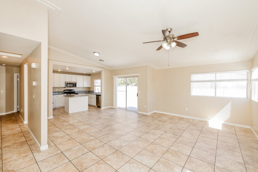 Building Photo - 2306 Hollow Oak Ave