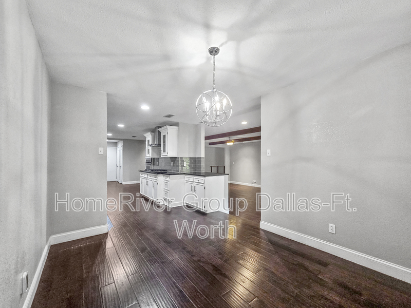 Building Photo - 9033 Flicker Ln