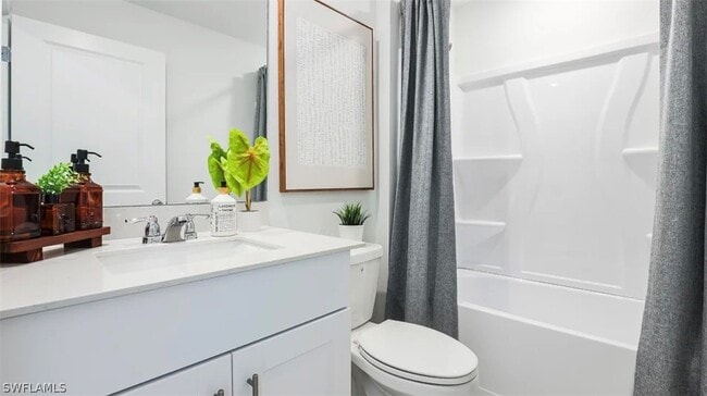 Building Photo - 329 Marta Dr