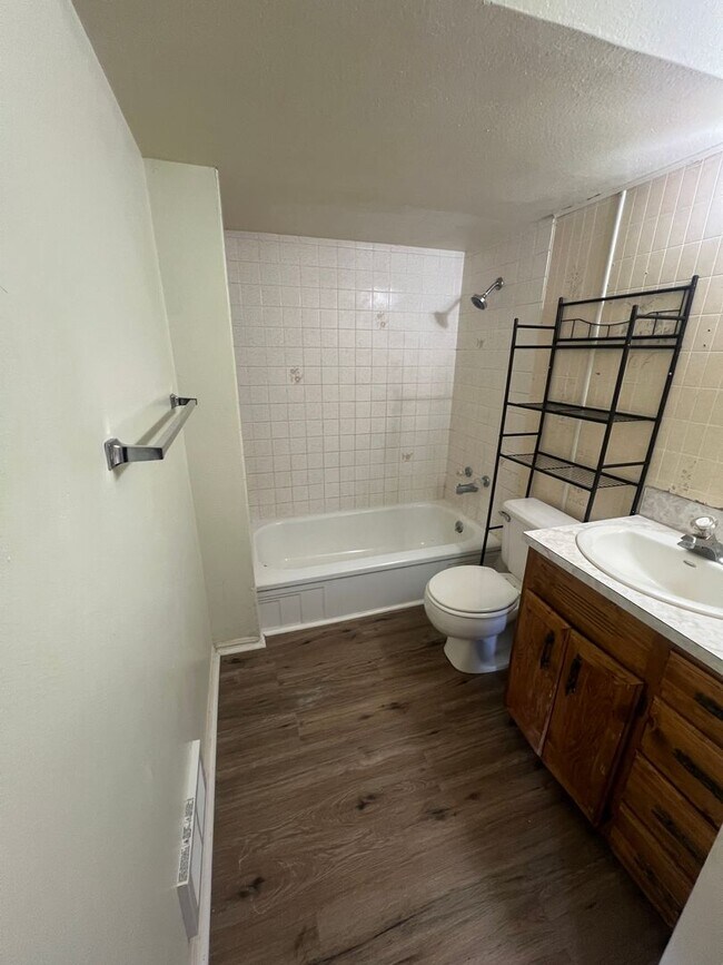 Building Photo - 1358 S 4th Ave