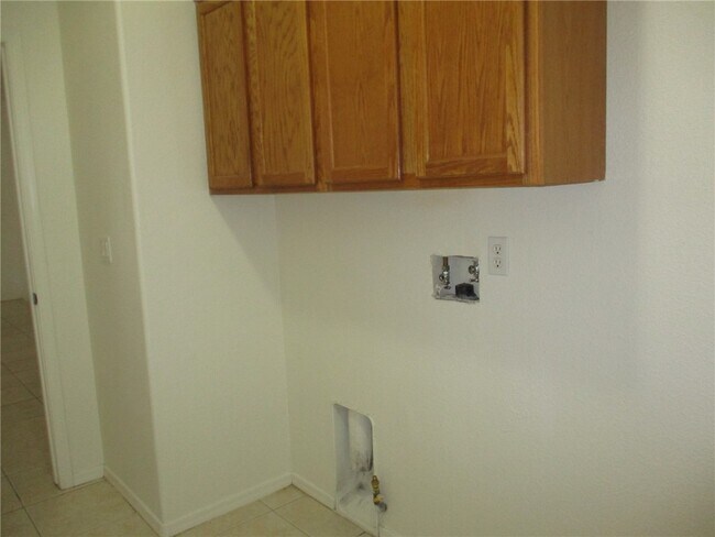 Building Photo - 6103 Bison Ave