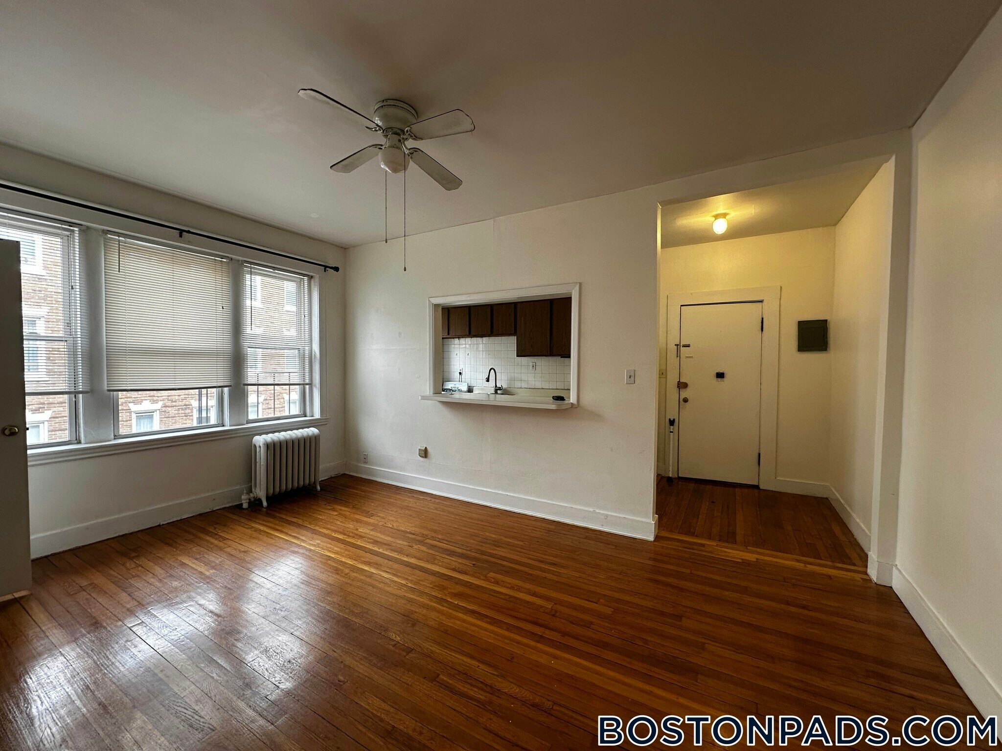 Building Photo - 229 Kelton St