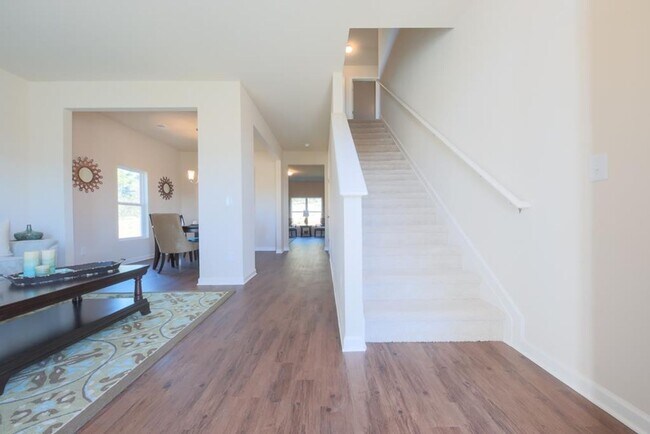 Building Photo - 5036 Vine Ln