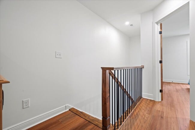 Building Photo - 1300 Twelve Oaks Ln