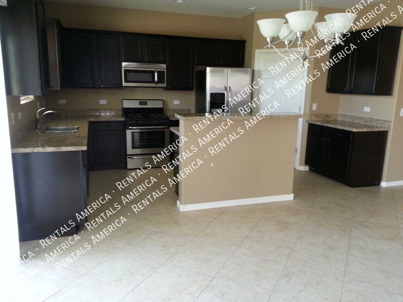 Building Photo - 445 W Corte Planga
