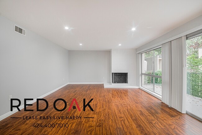 Building Photo - 15101 Magnolia Blvd