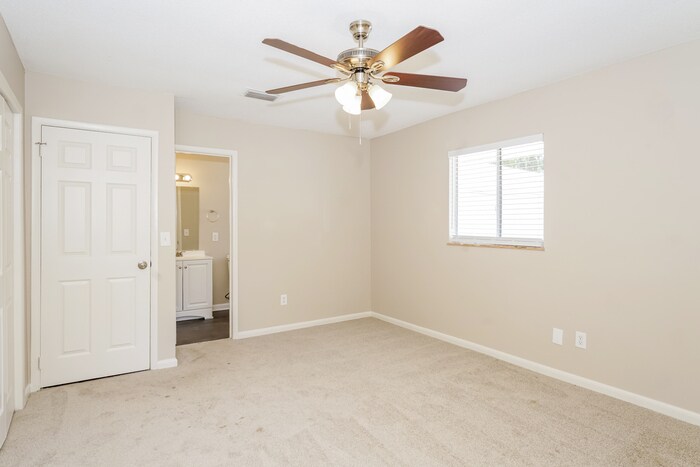 Building Photo - 916 Northern Oaks Terrace