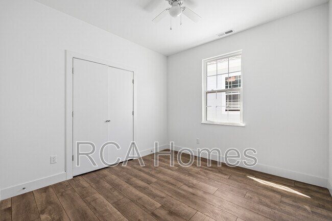 Building Photo - 2735 Guilford Ave
