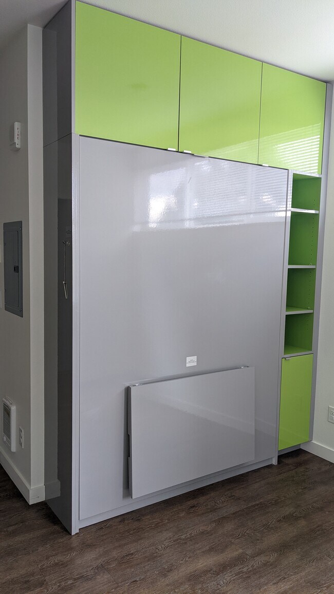 Building Photo - Lime Studios