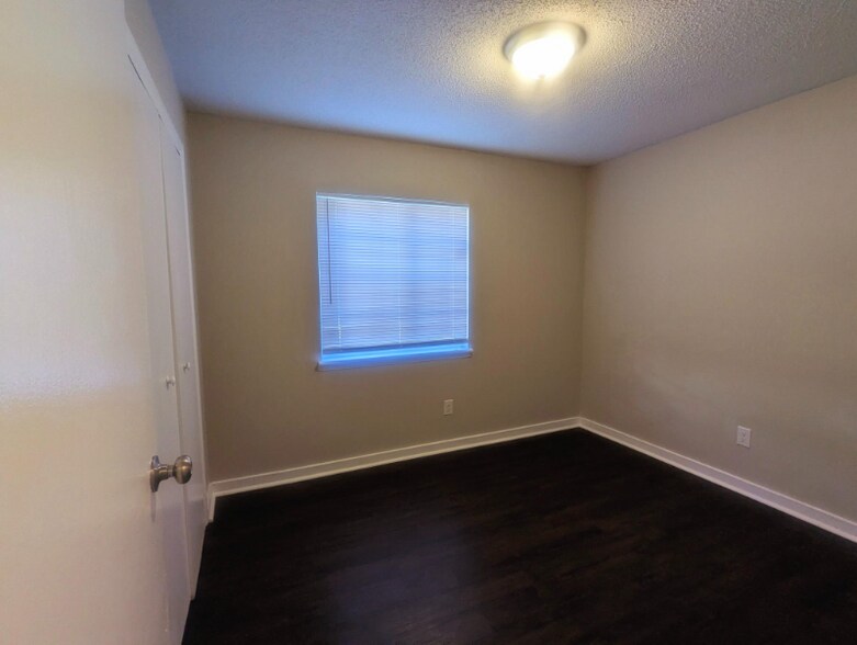 Building Photo - 118 Garr Ln