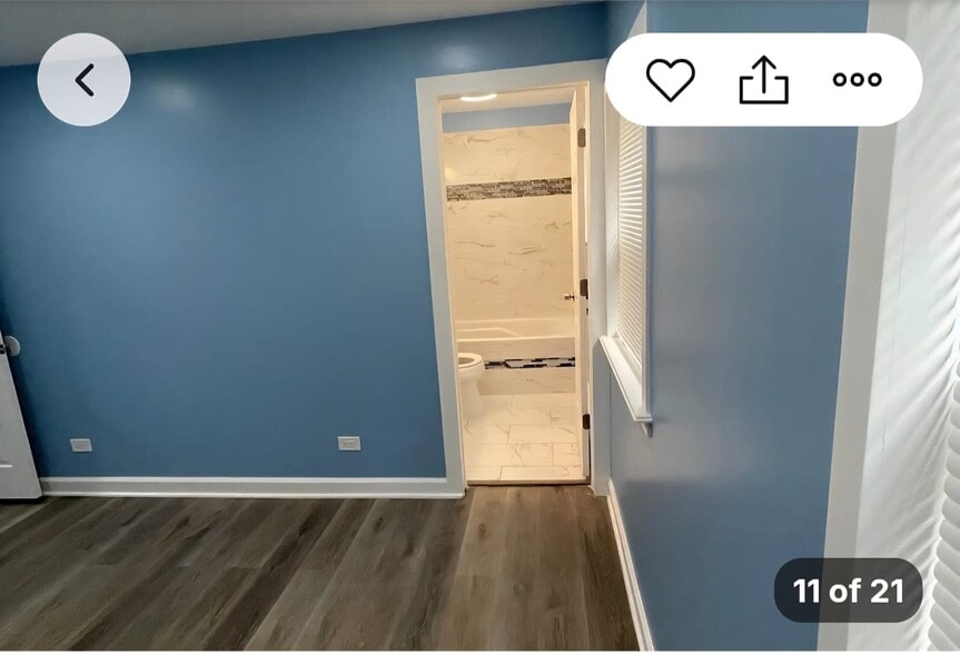 En-suite Master Bathroom - 5911 S Indiana Ave