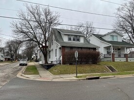 Building Photo - 879 Chester Ave