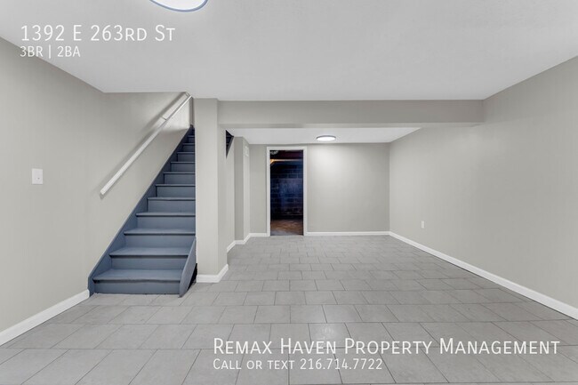 Building Photo - 1392 E 263rd St