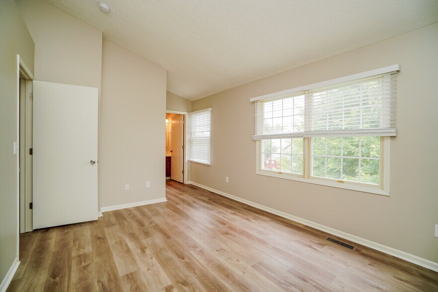 Building Photo - 3205 St Bernard Cir