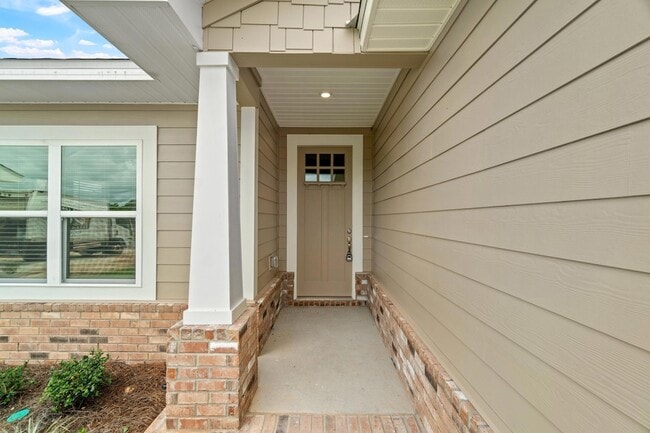 Building Photo - 215 Speckled Trout Ln N