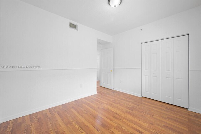 Building Photo - 3378 W 80th St