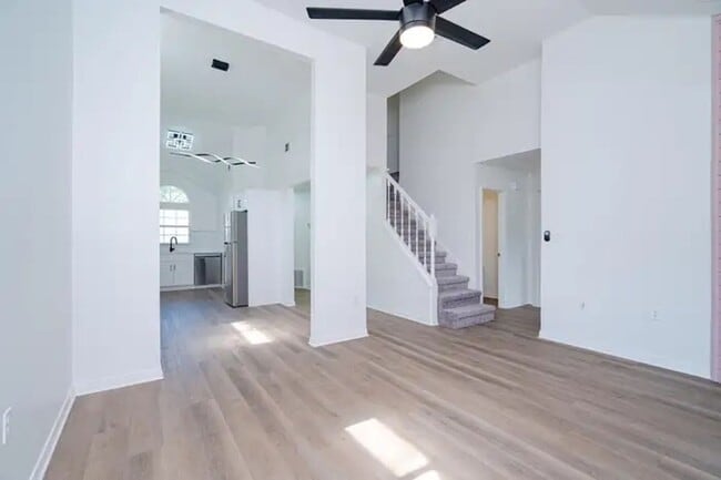 Building Photo - Stunning 3 Bedroom Home in Fort Walton Beach!