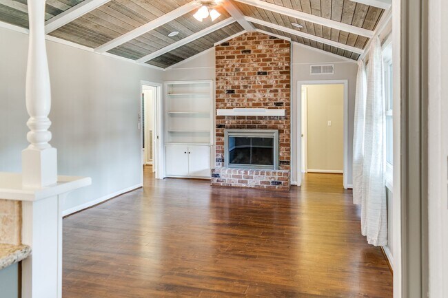 Building Photo - One-Story Home for Rent in Walnut Bend, Ho...