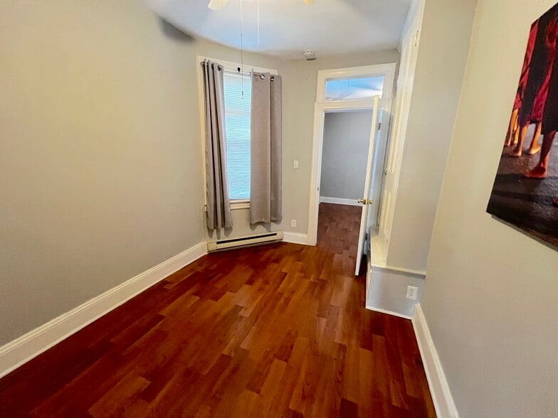 Flex Room #2 - 2 - 47 Liberty Ave