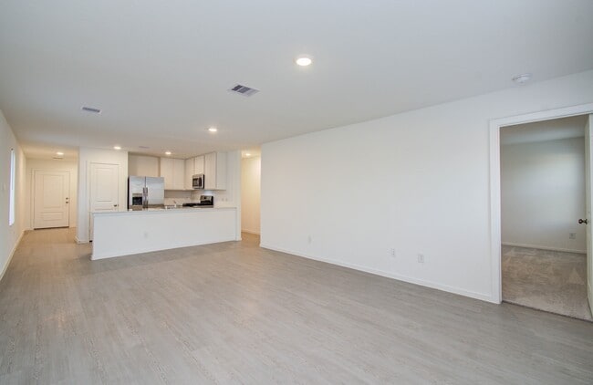 Building Photo - 25364 Carnation Ct
