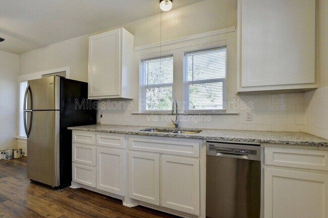 Building Photo - 1115 S Rusk Ave