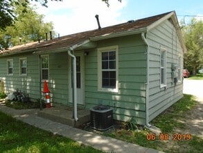 Building Photo - Close to Ft Riley