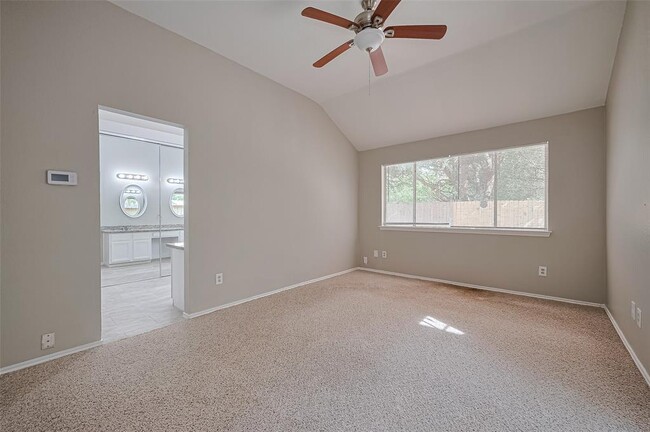 Building Photo - 2339 Loyanne Dr