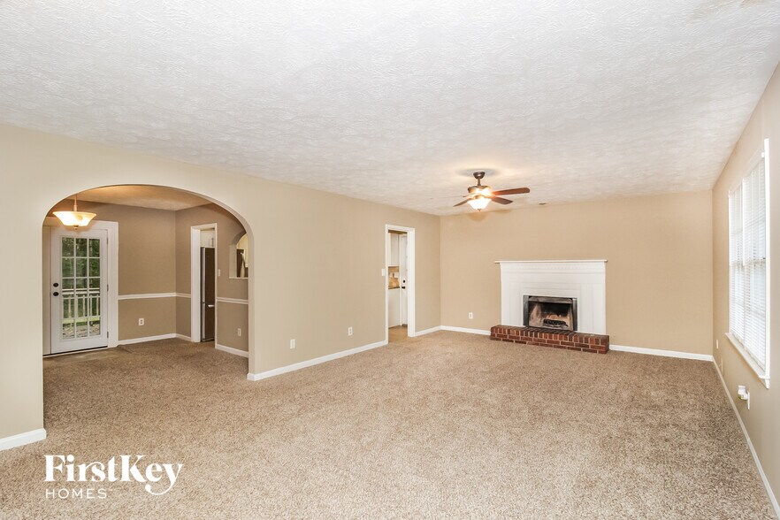Building Photo - 372 Teague Dr NW