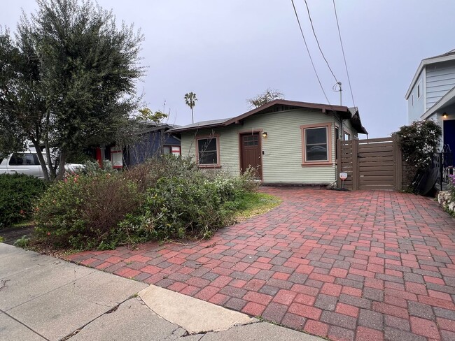 Building Photo - Quaint Point Fermin Bungalow for Lease | 2...