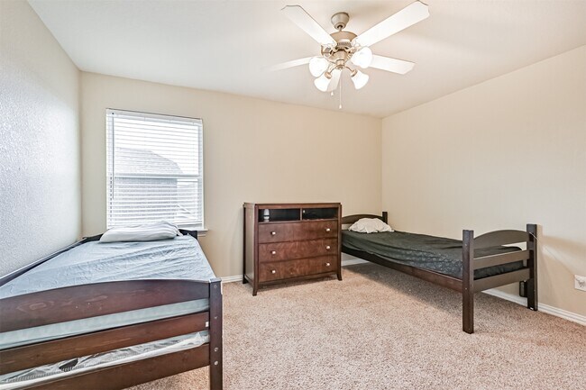 Building Photo - 23213 Zinfandel Dr