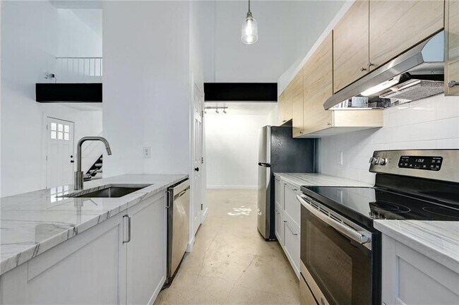 Building Photo - 1502 Bridgeway Dr