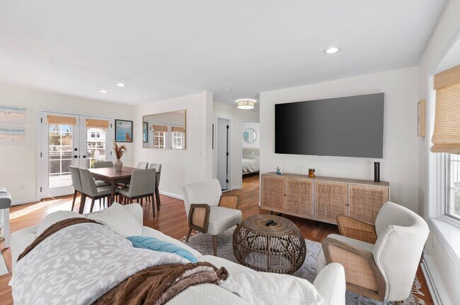 Building Photo - 7 Whiting Rd