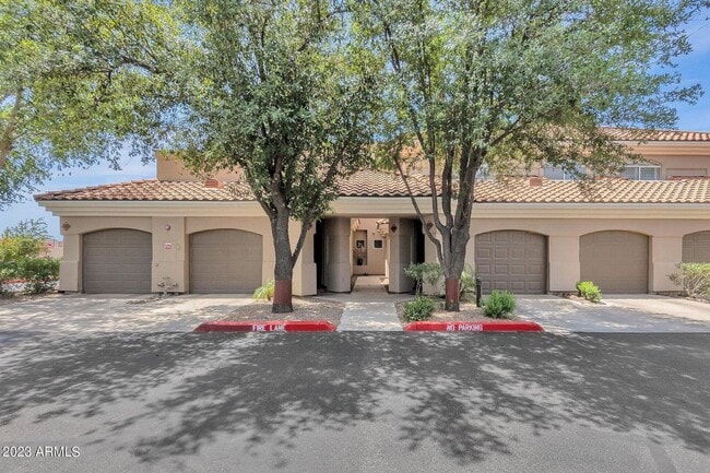 Building Photo - Welcome to this stunning 3-bedroom, 2-bath condo in the heart of McCormick Ranch!