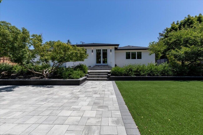 Building Photo - 1210 Larnel Pl