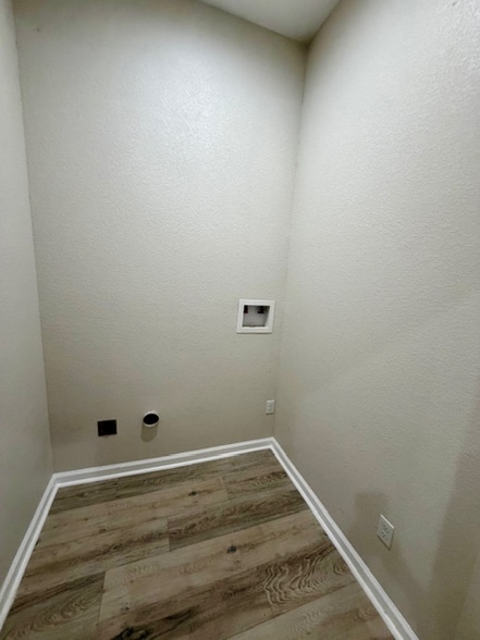 Building Photo - 2000 Homan Ave