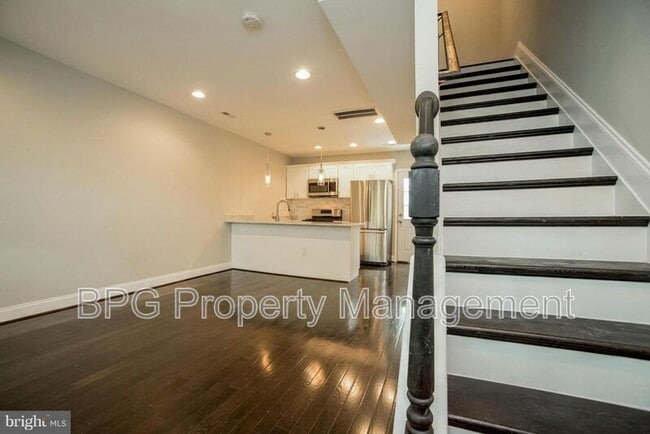 Building Photo - 1635 Lang Pl NE