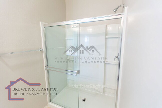 Building Photo - 495 E Rio Pl