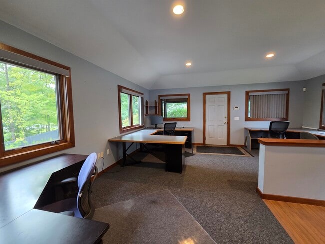 Building Photo - 20 Bonardi Dr
