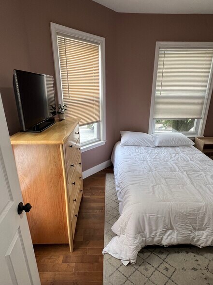 Building Photo - 38 Pinckney St