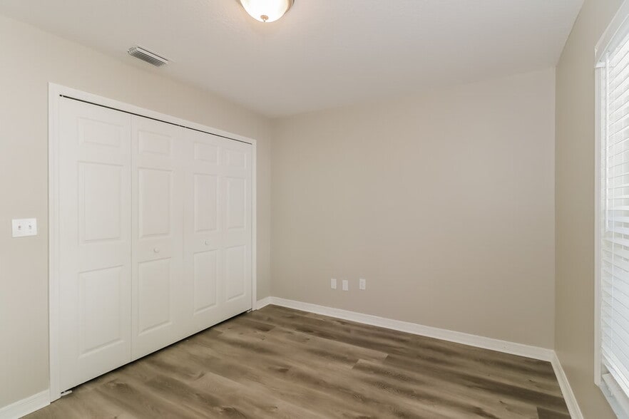 Building Photo - 4726 Limerick Dr