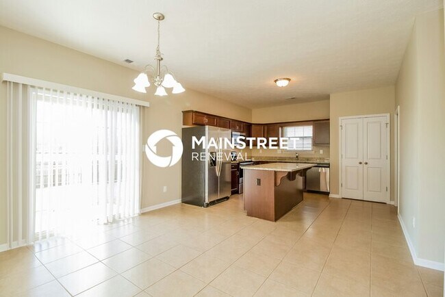 Building Photo - 4 Bedroom Pet-Friendly Home in Louisville, KY with Main Street Renewal