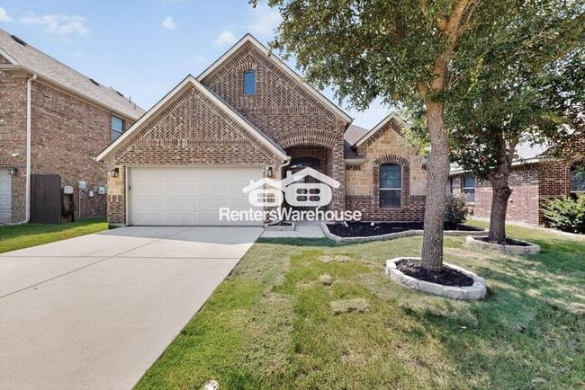 Building Photo - Great Location and Fully Refreshed Move In...