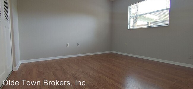 Building Photo - 2 br, 1 bath House - 1413 N. Ferncreek