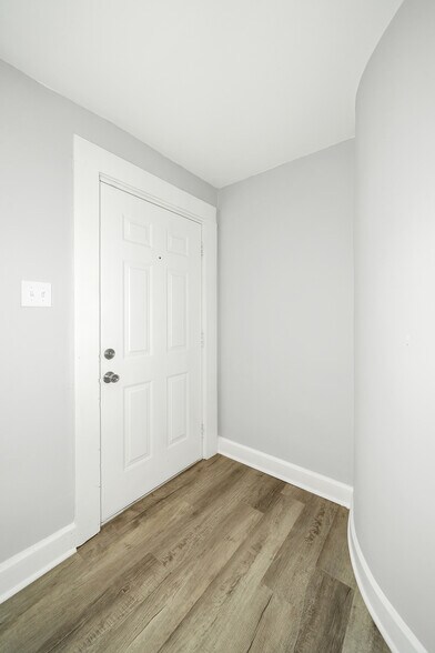 Building Photo - 3343 Carrollton Ave