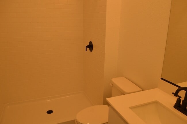 Building Photo - 477 Gold Coast Rd