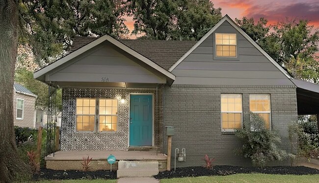 Primary Photo - 3411 E 5th Pl