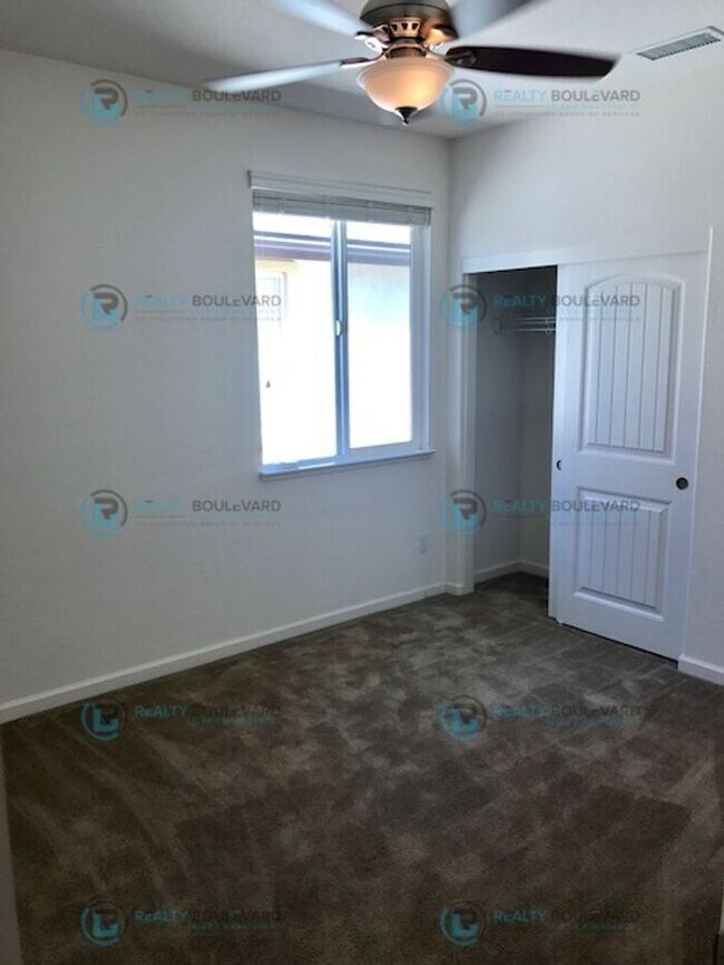 Building Photo - Beautiful 3-Bedroom Home in South Meadows ...